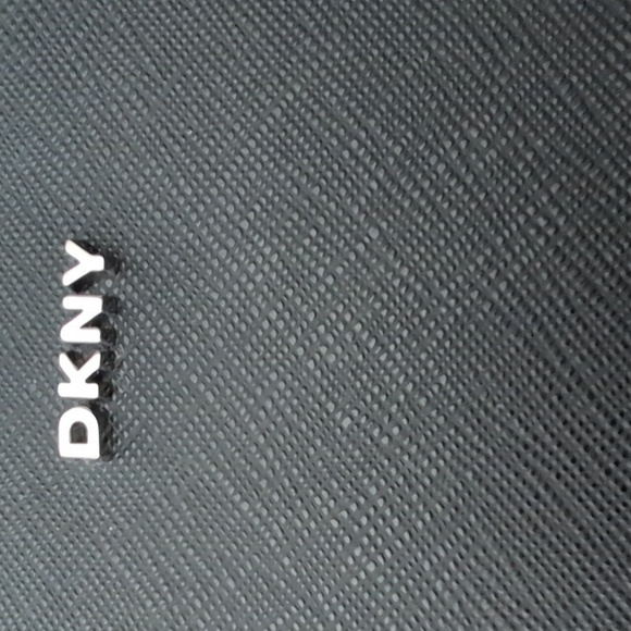 NWT DKNY Black Textured Bifold Mini Wallet - Picture 7 of 7